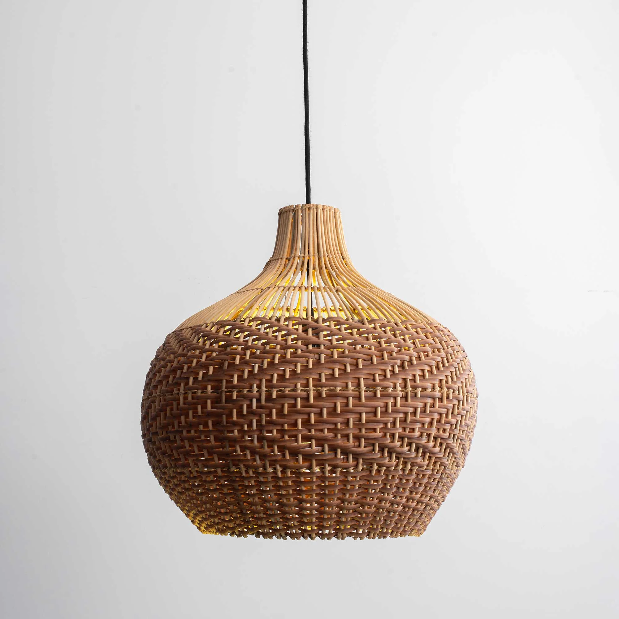BATO LAMP 2