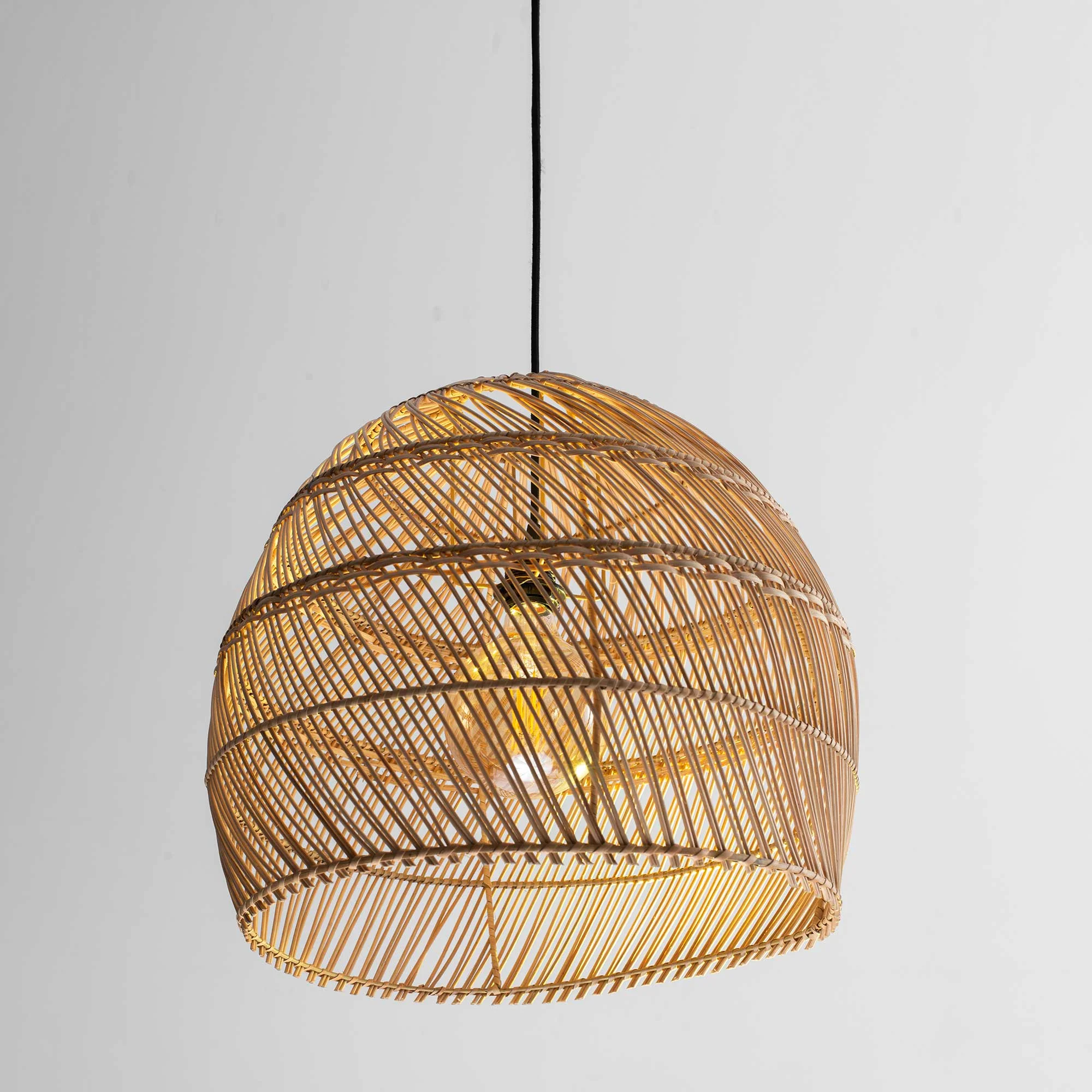 NATURAL RATTAN PENDANT LAMP