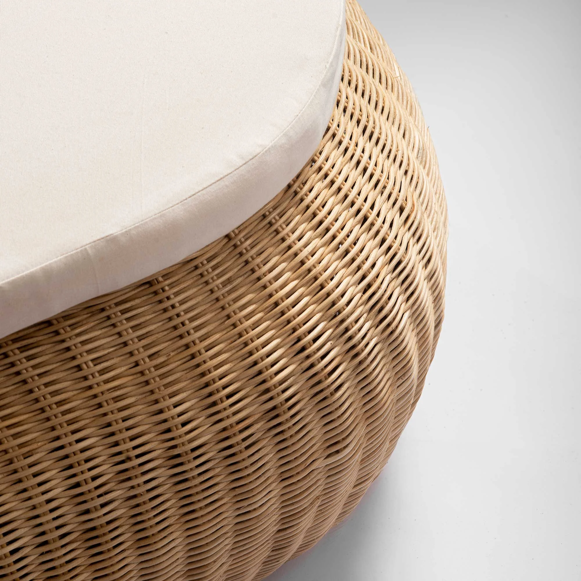 LOVE SOFA RATTAN Thumbnail