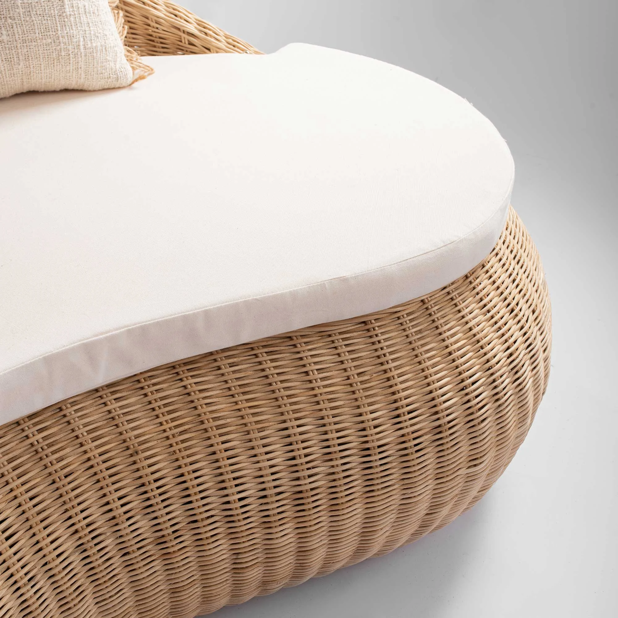 LOVE SOFA RATTAN Thumbnail