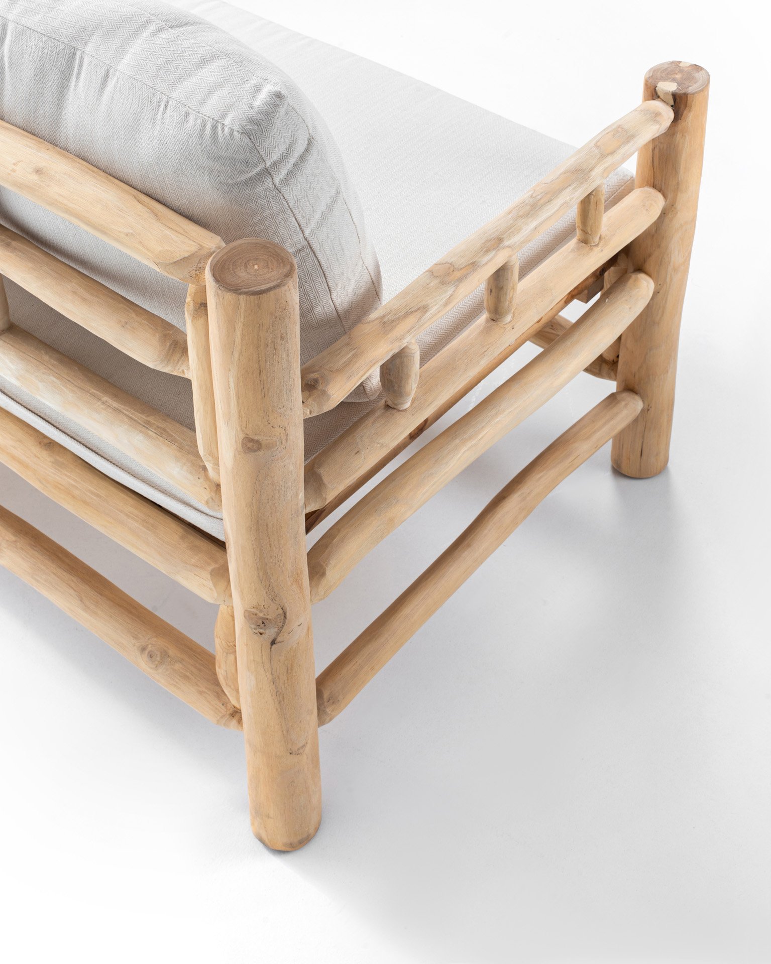 Nuriel teak brach set with cushion
