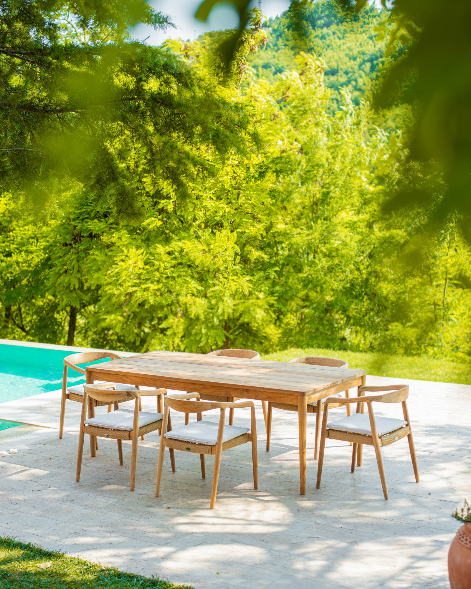 PURA DINING TABLE & SETH OUTDOOR CHAIR Thumbnail
