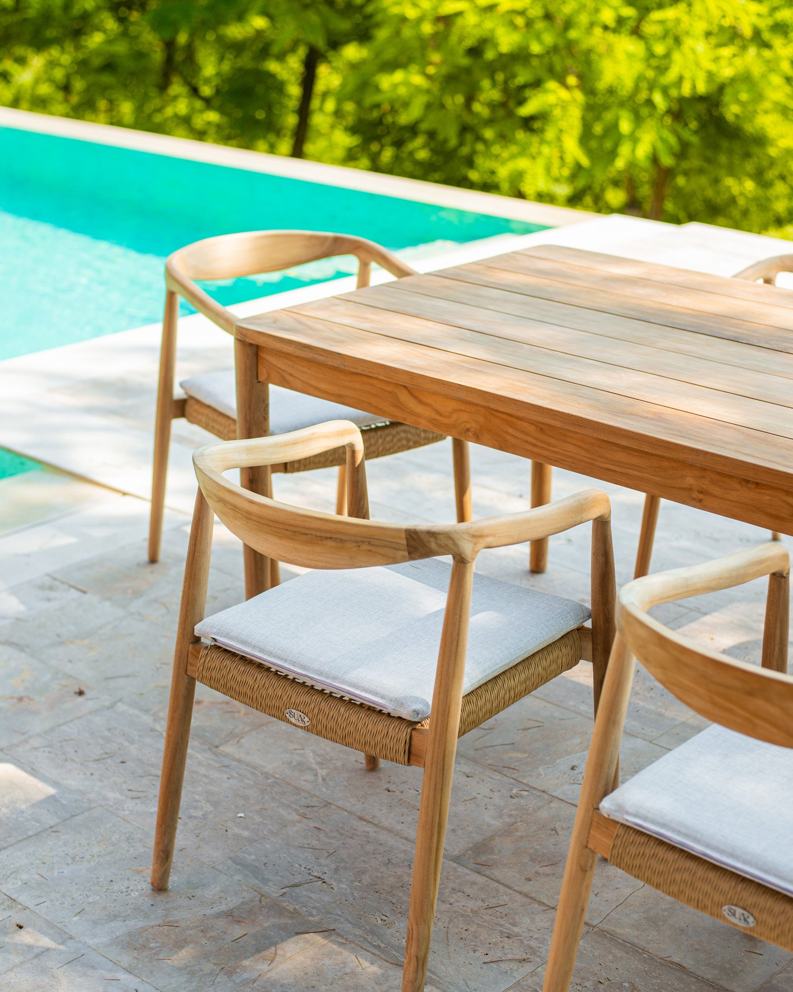 PURA DINING TABLE & SETH OUTDOOR CHAIR Thumbnail