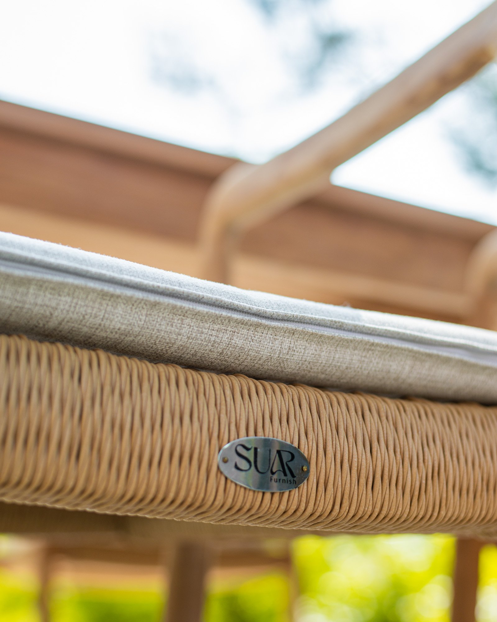 PURA DINING TABLE & SETH OUTDOOR CHAIR Thumbnail