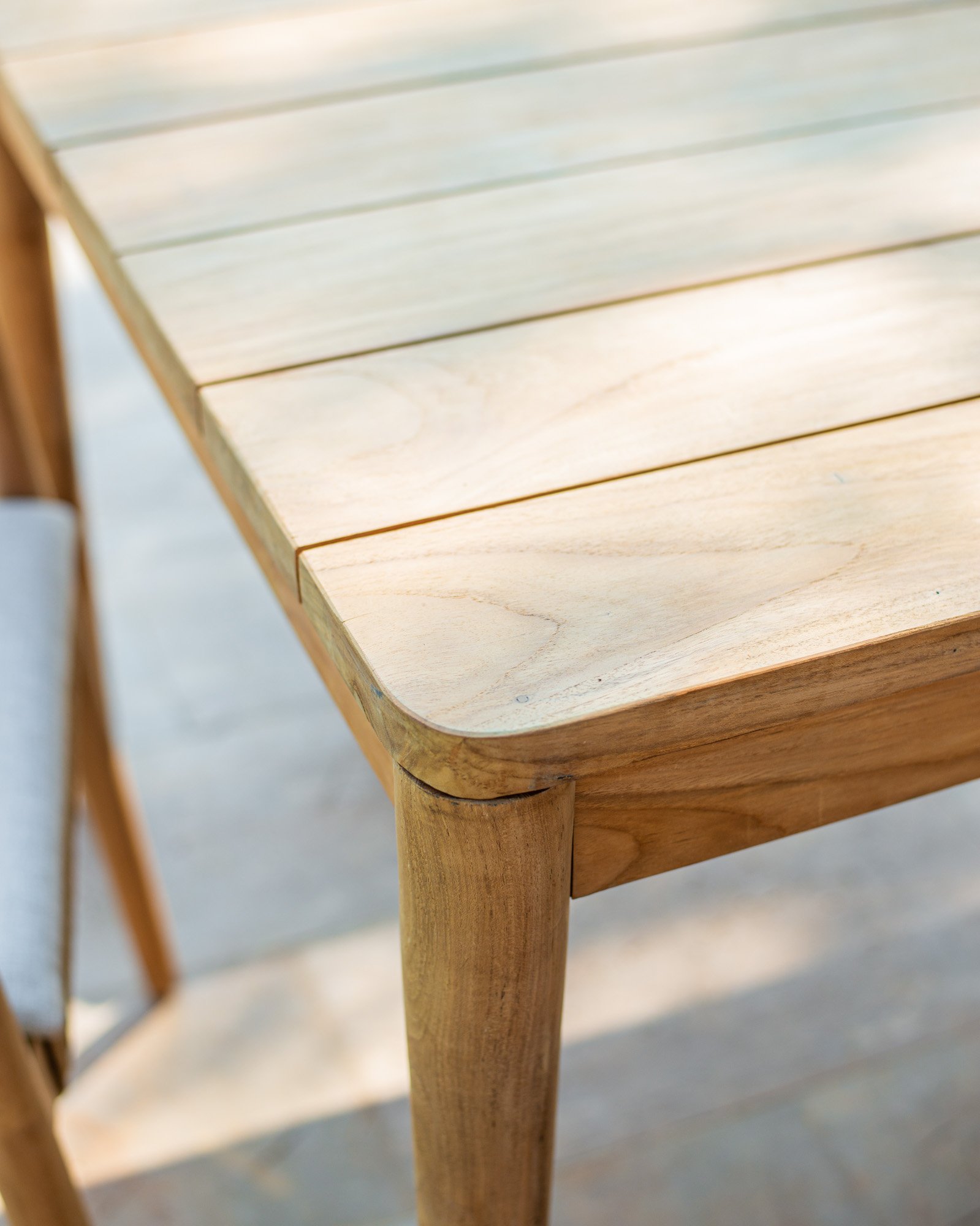 PURA DINING TABLE & SETH OUTDOOR CHAIR Thumbnail