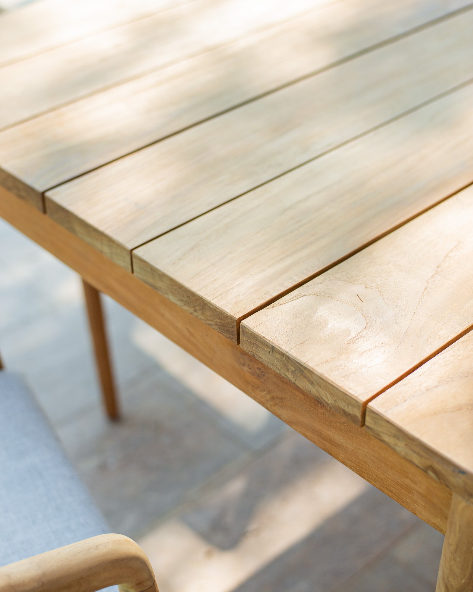 PURA DINING TABLE & SETH OUTDOOR CHAIR Thumbnail