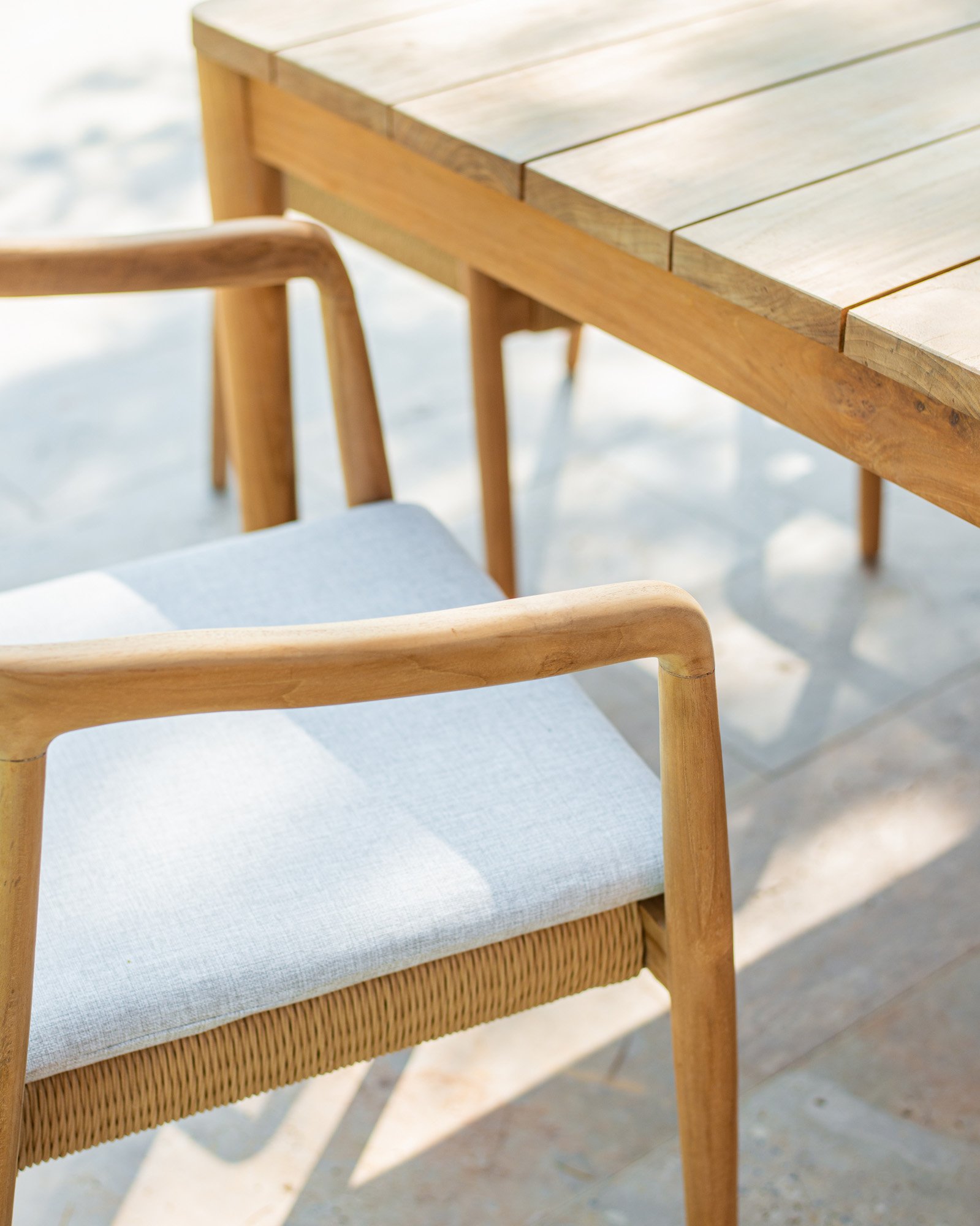 PURA DINING TABLE & SETH OUTDOOR CHAIR Thumbnail