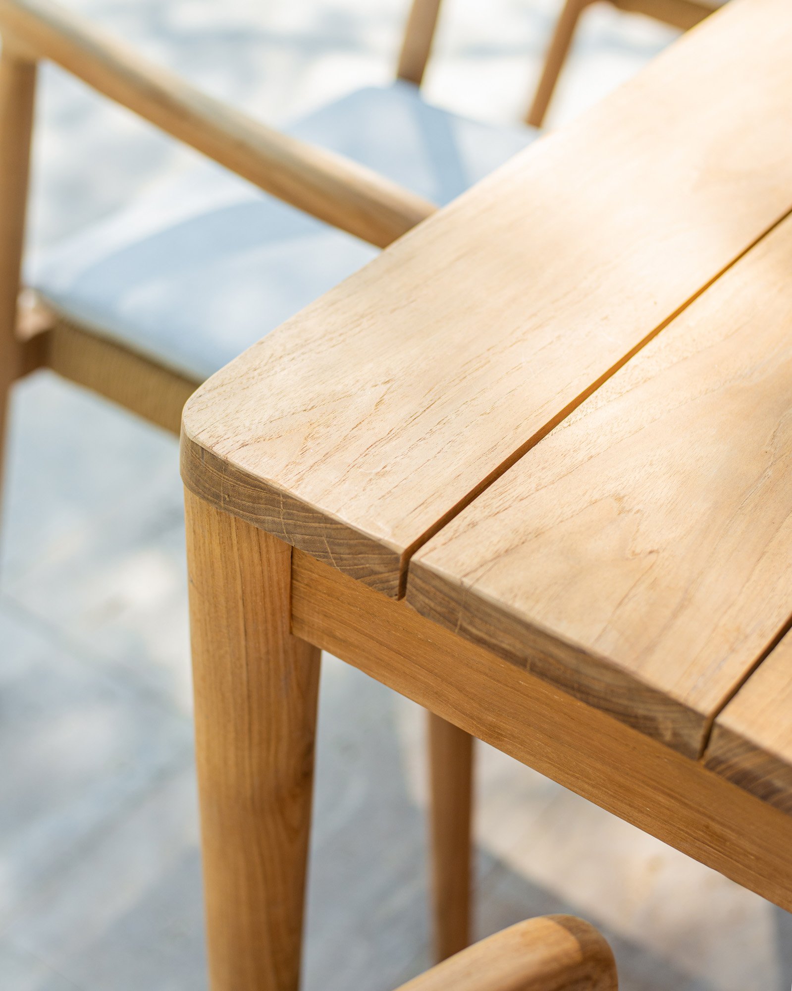 PURA DINING TABLE & SETH OUTDOOR CHAIR Thumbnail