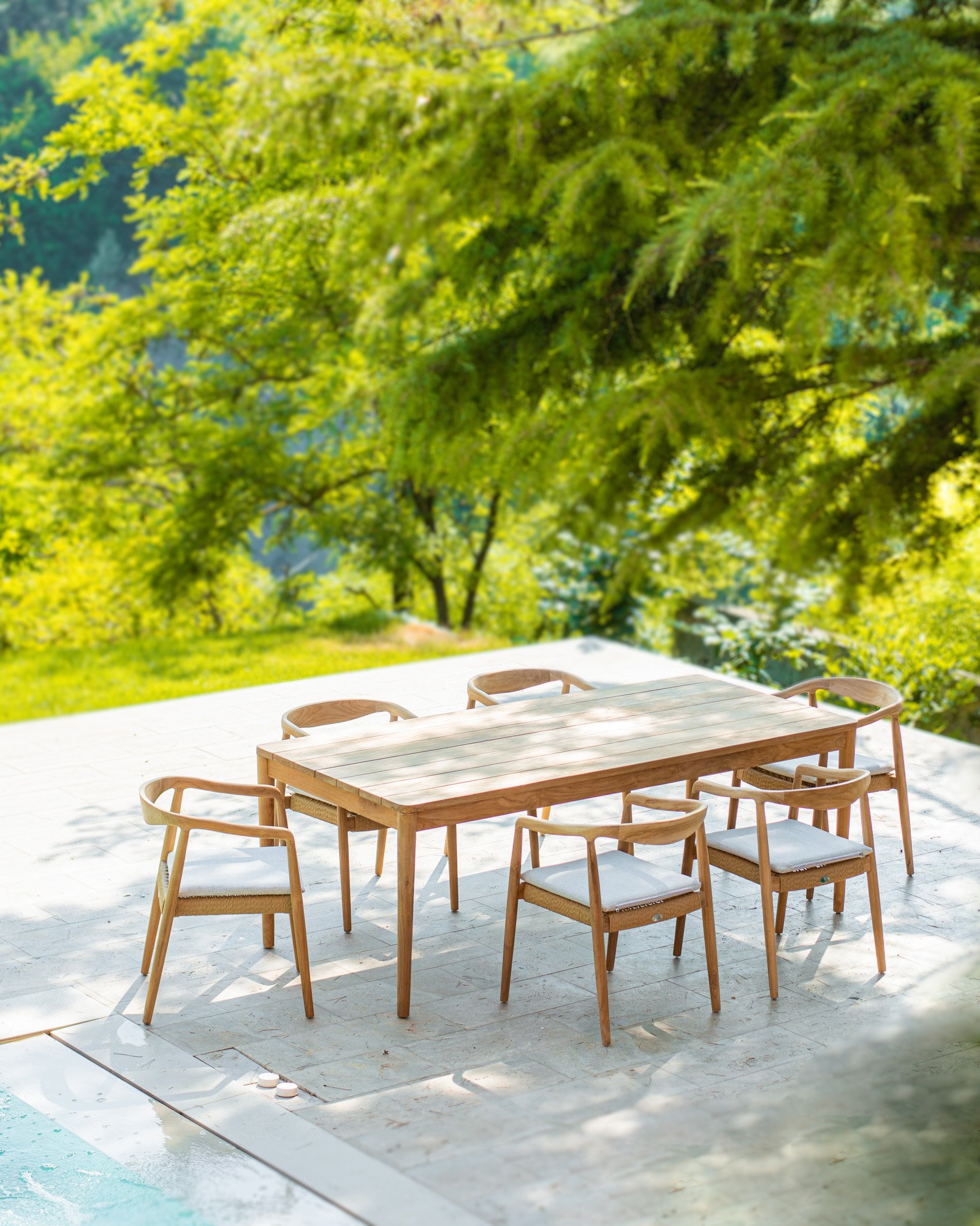 PURA DINING TABLE & SETH OUTDOOR CHAIR Thumbnail