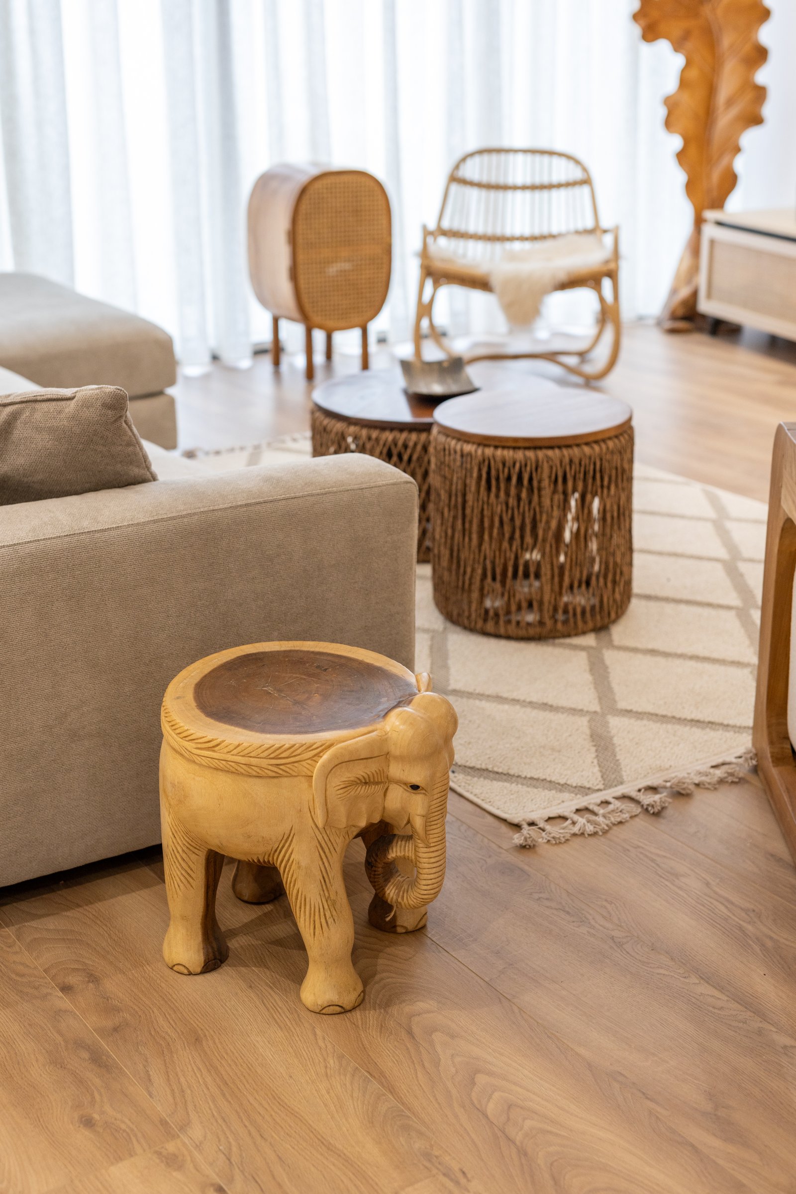 ELEPHANT CARVED SUAR COFFEE TABLE Thumbnail